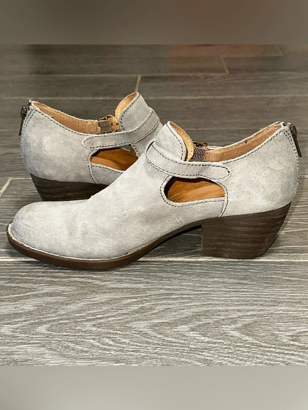 Born Mendocino Women’s 10M Distressed Gray Suede Western Bootie Cut Out Boho